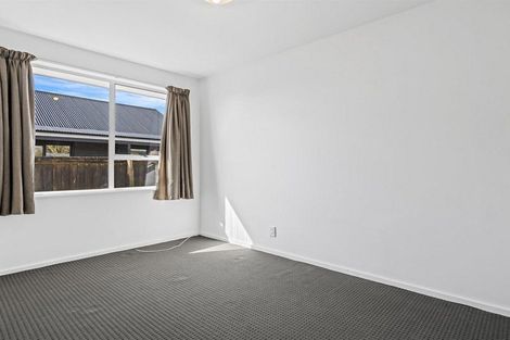 Photo of property in 37 Queenspark Drive, Parklands, Christchurch, 8083