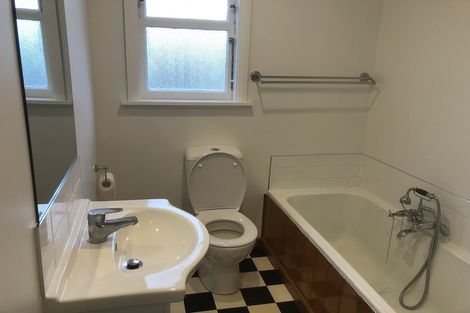 Photo of property in 54 Horokiwi Road West, Newlands, Wellington, 6037