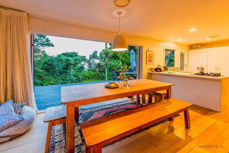 Photo of property in 282 Shaw Road, Titirangi, Auckland, 0604