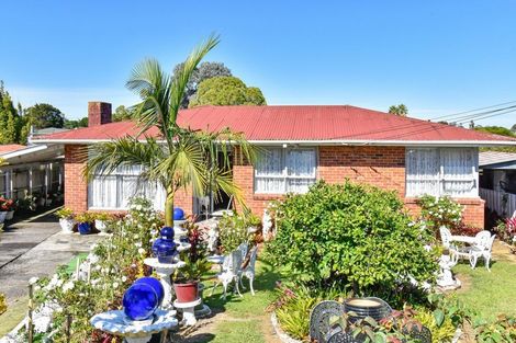 Photo of property in 76 Blake Road, Mangere East, Auckland, 2024