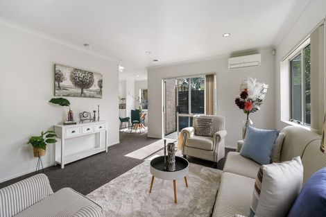 Photo of property in 58 Blanes Road, Weymouth, Auckland, 2103