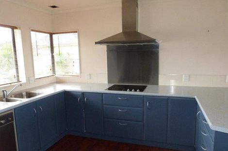 Photo of property in 75 Barbados Way, One Tree Point, 0118