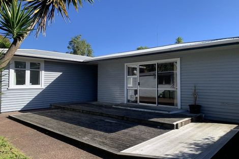 Photo of property in 50 Edmonton Road, Henderson, Auckland, 0612