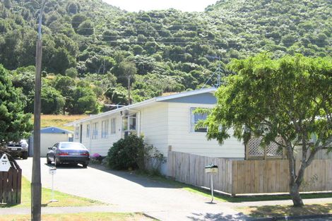 Photo of property in 51f1- Hartford Crescent, Totara Park, Upper Hutt, 5018