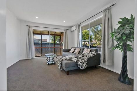 Photo of property in 1/39 Chipping Lane, Redwood, Christchurch, 8051