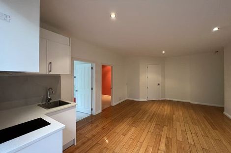 Photo of property in 19 East Coast Road, Milford, Auckland, 0620