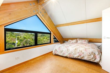 Photo of property in 80 Southernthread Road, Brooklyn, Wellington, 6021