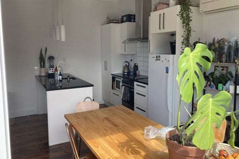 Photo of property in 1 Park Terrace, Lyttelton, 8082