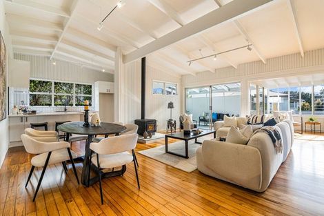 Photo of property in 2/1c Bank Street, Hillcrest, Auckland, 0627