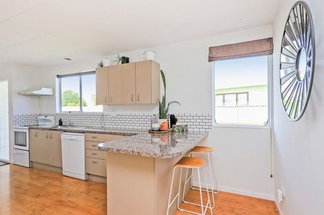 Photo of property in 15 Cooke Place, Taradale, Napier, 4112