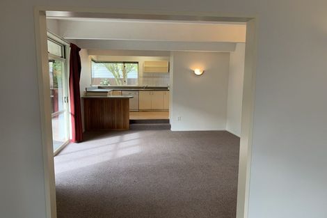 Photo of property in 15 Memorial Avenue, Ilam, Christchurch, 8053