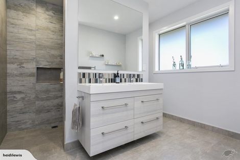 Photo of property in 32 Mike Smith Drive, Cambridge, 3434