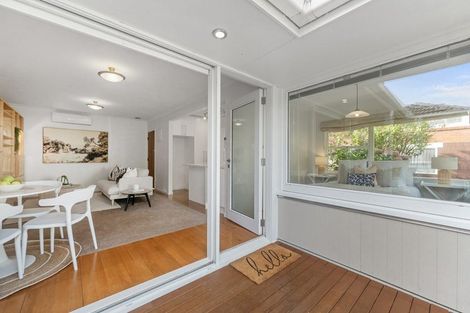Photo of property in 1/5 Dudding Avenue, Northcote, Auckland, 0627