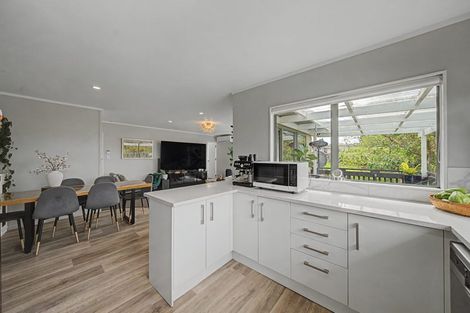 Photo of property in 2/24 Mcquarrie Avenue, Wattle Downs, Auckland, 2103