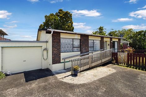 Photo of property in 86 Roberts Road, Te Atatu South, Auckland, 0610
