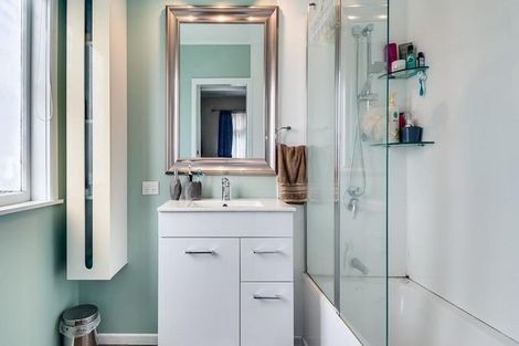 Photo of property in 215 Nottingley Road, Frimley, Hastings, 4120