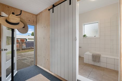 Photo of property in 85 Broadway, Stratford, 4332