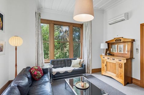 Photo of property in 7 Strathmore Crescent, Roslyn, Dunedin, 9010
