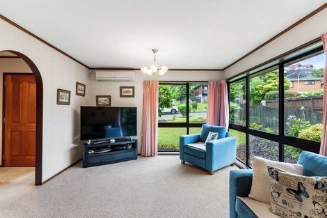 Photo of property in 15 Mark Edward Drive, Half Moon Bay, Auckland, 2012