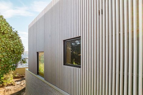 Photo of property in 302 Cannon Hill Crescent, Mount Pleasant, Christchurch, 8081