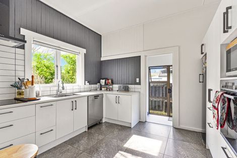Photo of property in 34 Te Aroha Street, Hamilton East, Hamilton, 3216