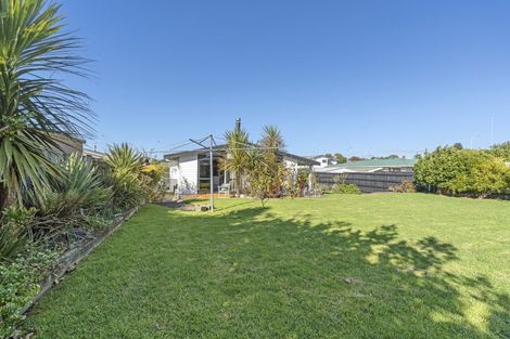 Photo of property in 5 Camellia Avenue, Bell Block, New Plymouth, 4312