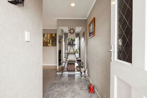 Photo of property in 43 Lansdowne Crescent, Glenview, Hamilton, 3206