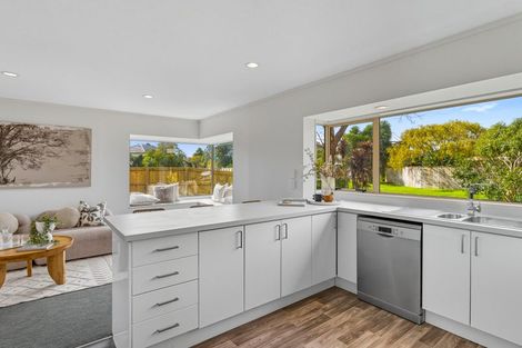Photo of property in 2 Leigh Place, Paraparaumu Beach, Paraparaumu, 5032