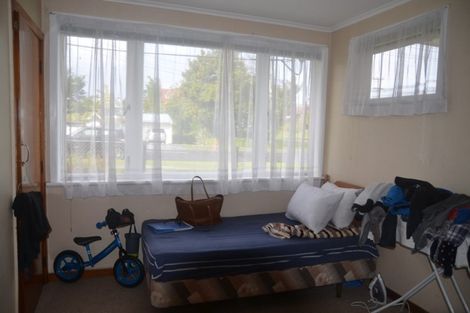 Photo of property in 13 Newington Road, Henderson, Auckland, 0612