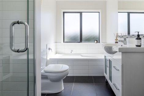 Photo of property in 15 Windsor Street, Richmond Heights, Taupo, 3330