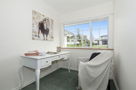 Photo of property in 8a Wainoni Heights, Greenhithe, Auckland, 0632