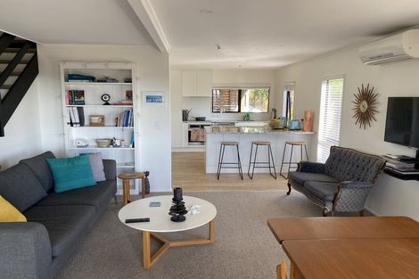 Photo of property in 9a Rangatira Road, Birkdale, Auckland, 0626