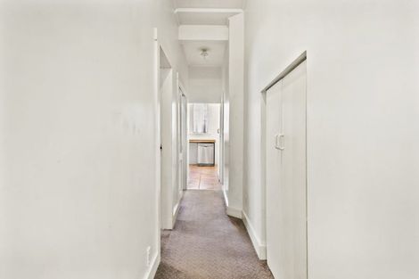 Photo of property in 2/17 Hall Street, Newtown, Wellington, 6021