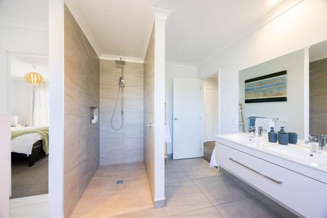 Photo of property in 2 Aparima Place, Awatoto, Napier, 4110