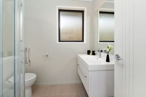Photo of property in 13 Pakaraka Drive, Papakura, 2110