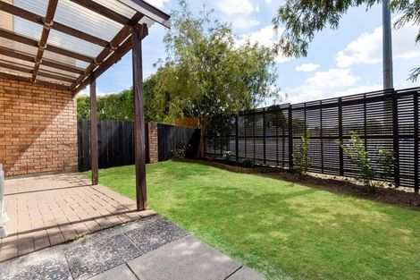 Photo of property in 3/4 Charlenne Close, Ranui, Auckland, 0612