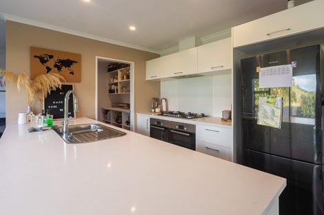 Photo of property in 120 Amesbury Drive, Churton Park, Wellington, 6037