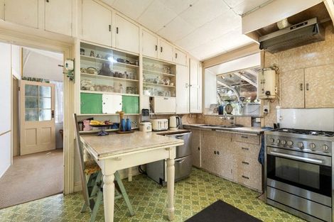 Photo of property in 28 Queens Parade, Devonport, Auckland, 0624