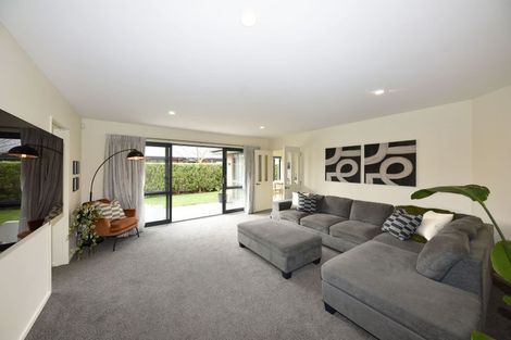 Photo of property in 10 Gosling Crescent, Halswell, Christchurch, 8025