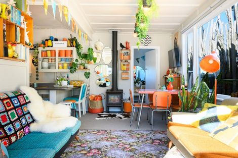 Photo of property in 15 Hall Place, Foxton Beach, Foxton, 4815