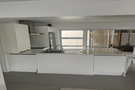 Photo of property in 16 Thorburn Avenue, Red Beach, 0932