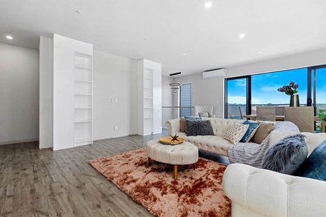 Photo of property in 15a Living Stream Road, Albany Heights, Auckland, 0632