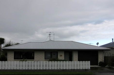 Photo of property in 50 Cambridge Terrace, Masterton, 5810