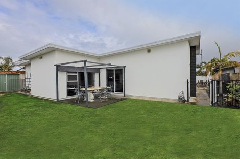 Photo of property in 21 Tasman Drive, Poraiti, Napier, 4112