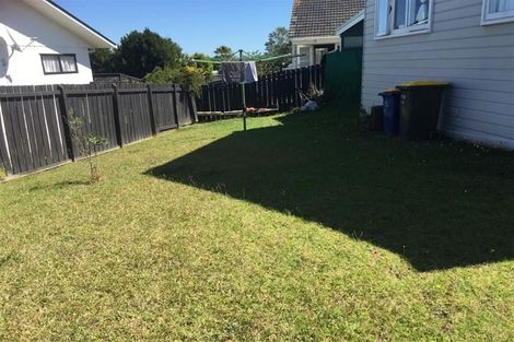 Photo of property in 47 Luckens Road, West Harbour, Auckland, 0618