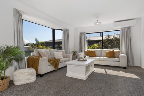 Photo of property in 228 Gravatt Road, Papamoa Beach, Papamoa, 3118