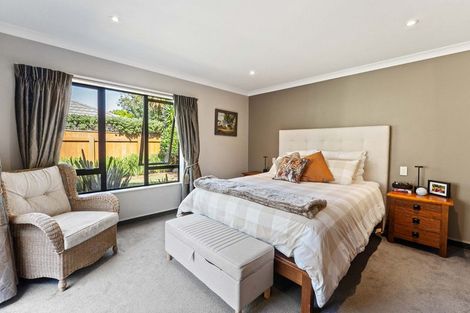 Photo of property in 5 Quadrant Heights, Paraparaumu, 5032