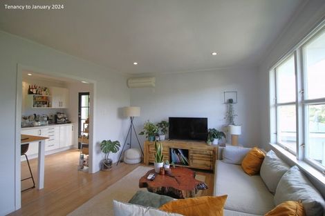 Photo of property in 113a Newlands Road, Newlands, Wellington, 6037