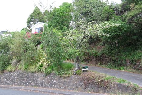 Photo of property in 5 Opou Road, Titirangi, Auckland, 0604