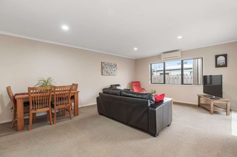 Photo of property in 104b Racecourse Road, Waiuku, 2123